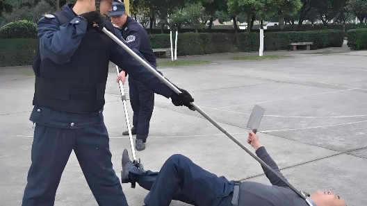 防暴约束叉合集